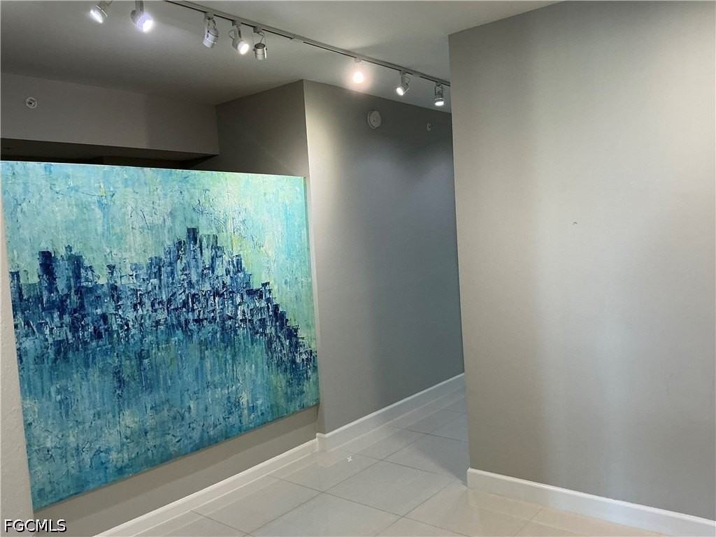 3000 Oasis Grand Blvd #2903 - Photo 4 of 50