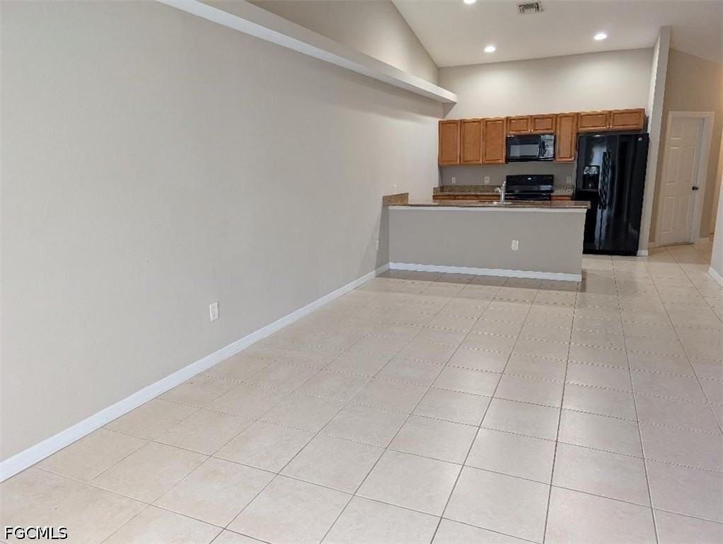 3702 Se 9th Pl #3702 - Photo 5 of 12