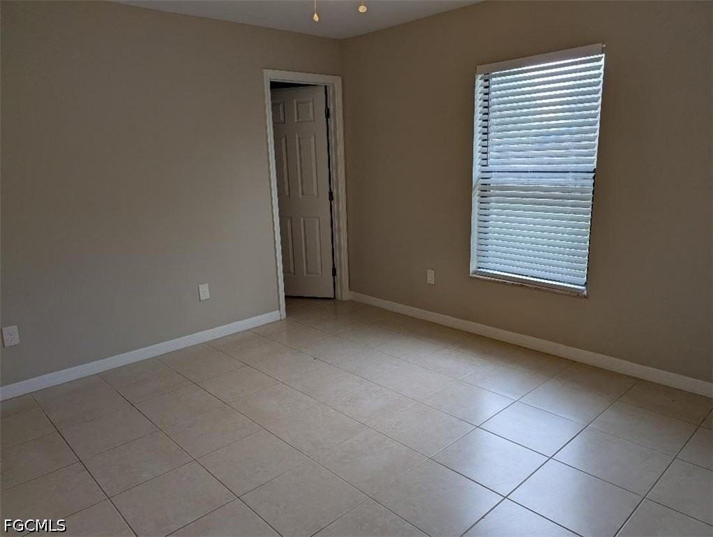 3702 Se 9th Pl #3702 - Photo 7 of 12