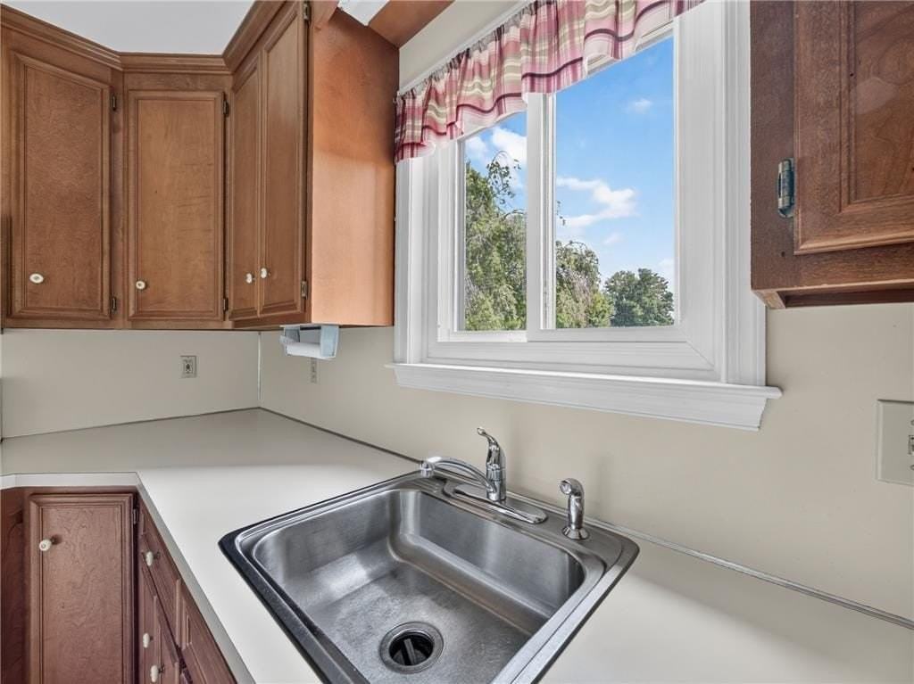 916 Cold Spring Rd - Photo 5 of 15