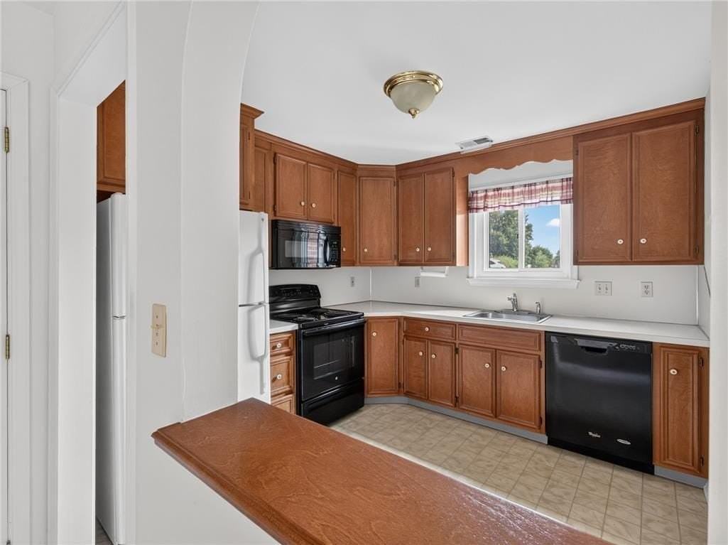 916 Cold Spring Rd - Photo 6 of 15