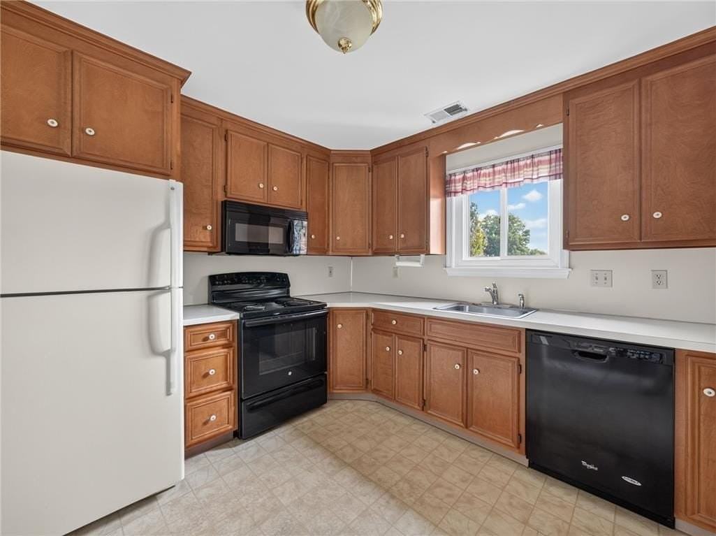 916 Cold Spring Rd - Photo 7 of 15
