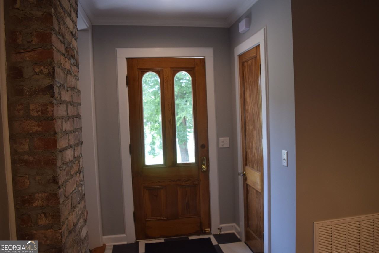 203 N Washington Ave #2 - Photo 2 of 9