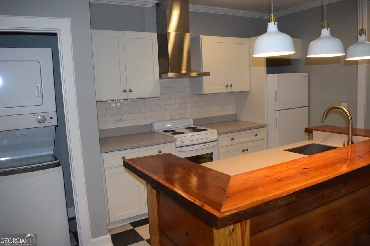 203 N Washington Ave #2 - Photo 3 of 9