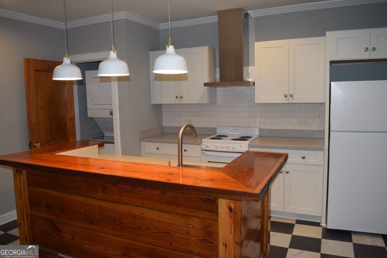 203 N Washington Ave #2 - Photo 4 of 9