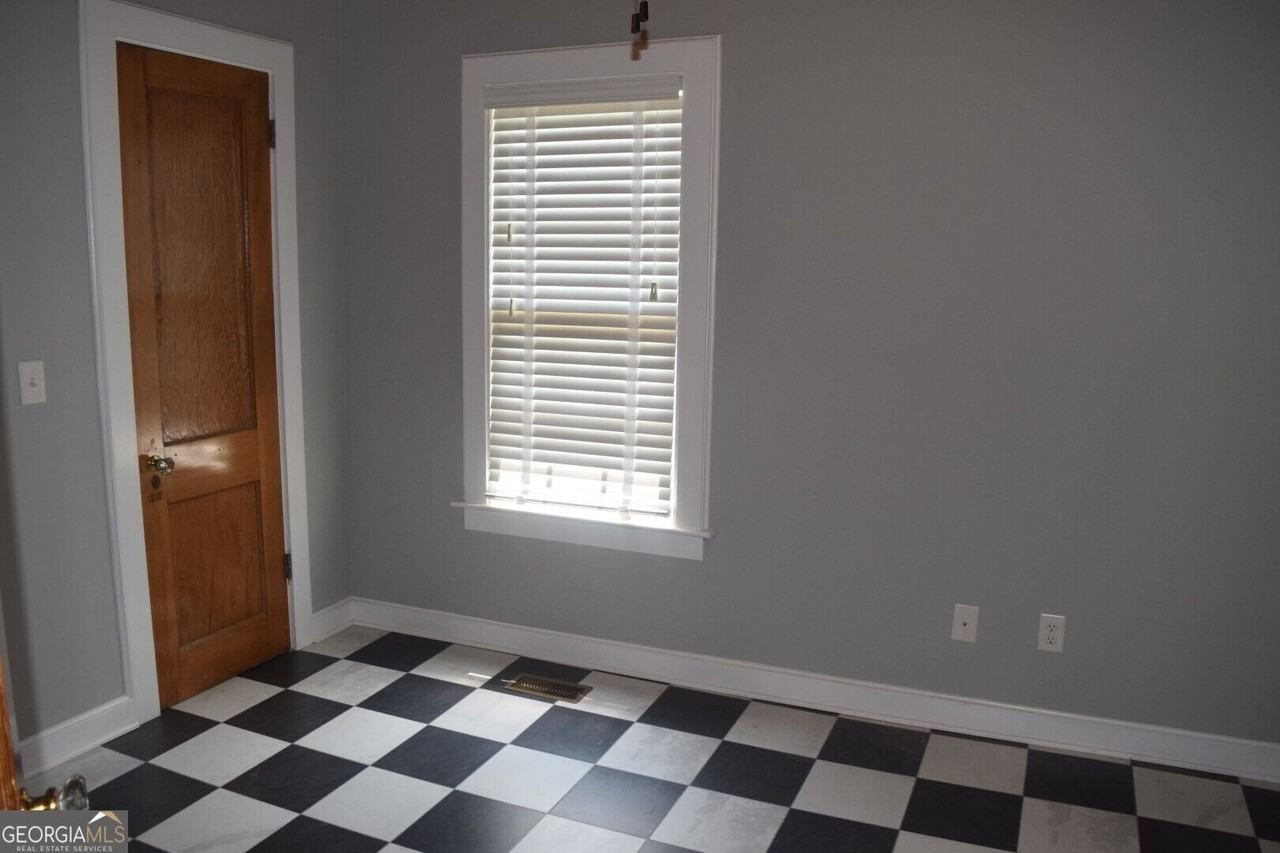 203 N Washington Ave #2 - Photo 5 of 9