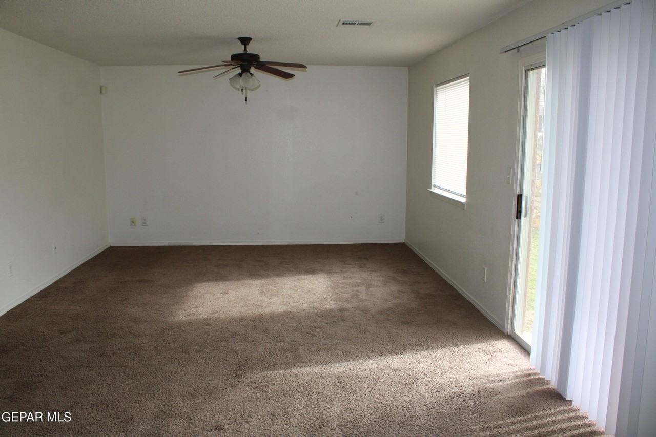 10937 Cattle Ranch St - Photo 7 of 32