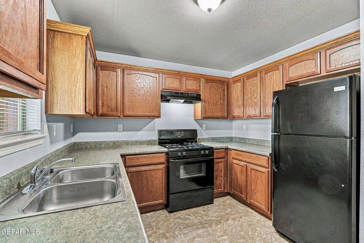 14310 Gil Reyes Dr #C - Photo 5 of 15