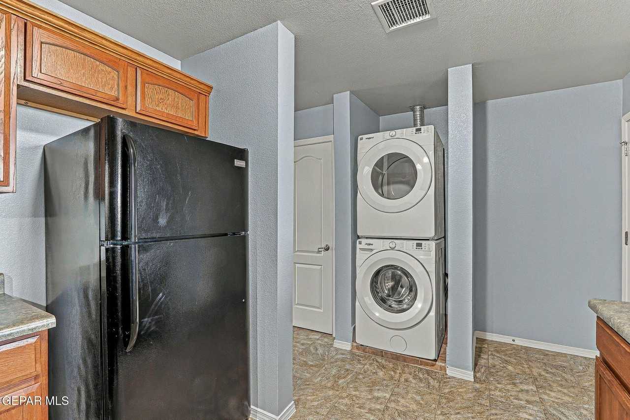 14310 Gil Reyes Dr #C - Photo 6 of 15