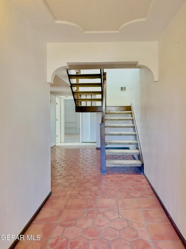407 Irondale Dr #A - Photo 4 of 41