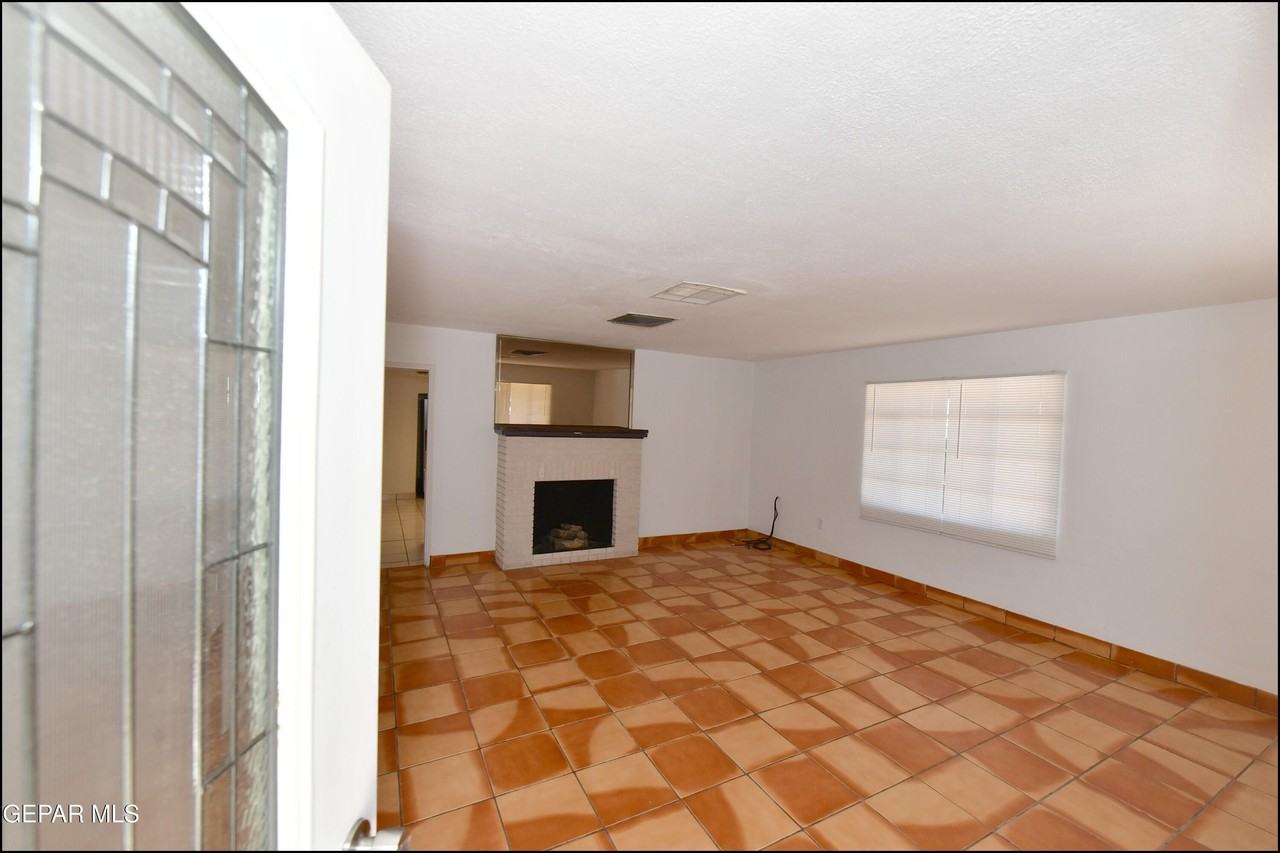 7817 West Dr - Photo 7 of 37