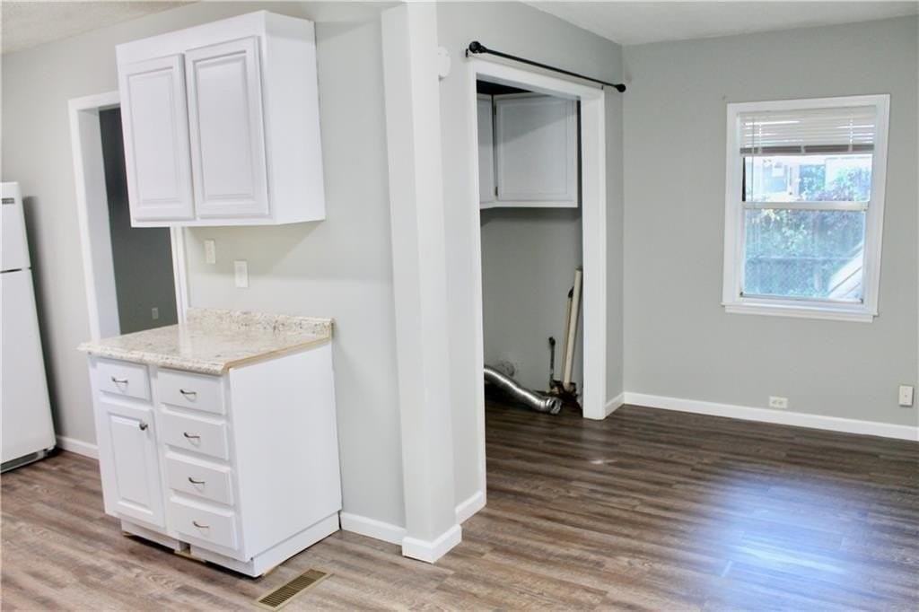 3325 Kemble Ave - Photo 5 of 14