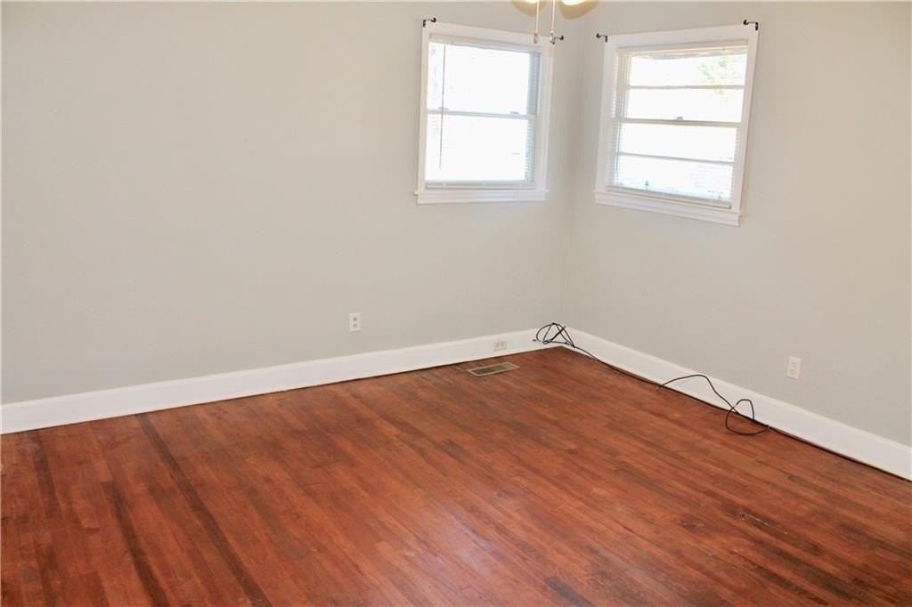 3325 Kemble Ave - Photo 7 of 14