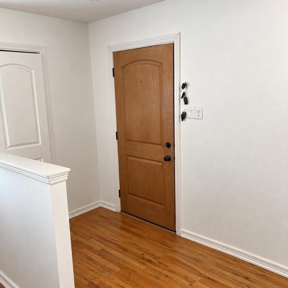 1522 Hall Ave #A - Photo 2 of 7