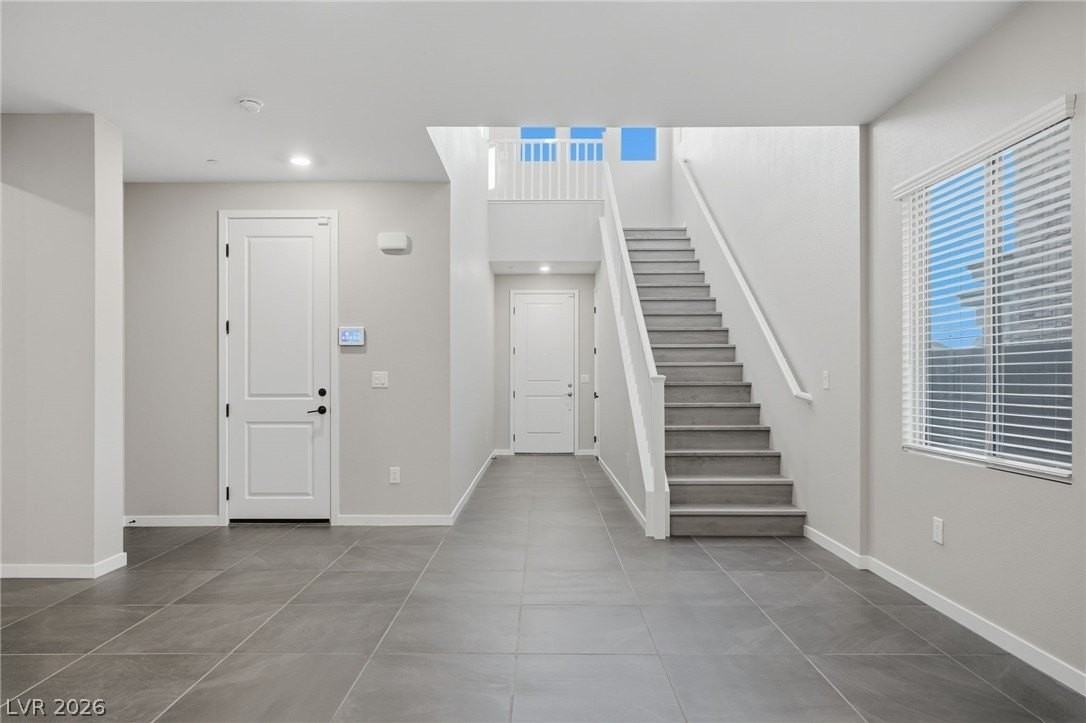 169 Medianoche St - Photo 5 of 45