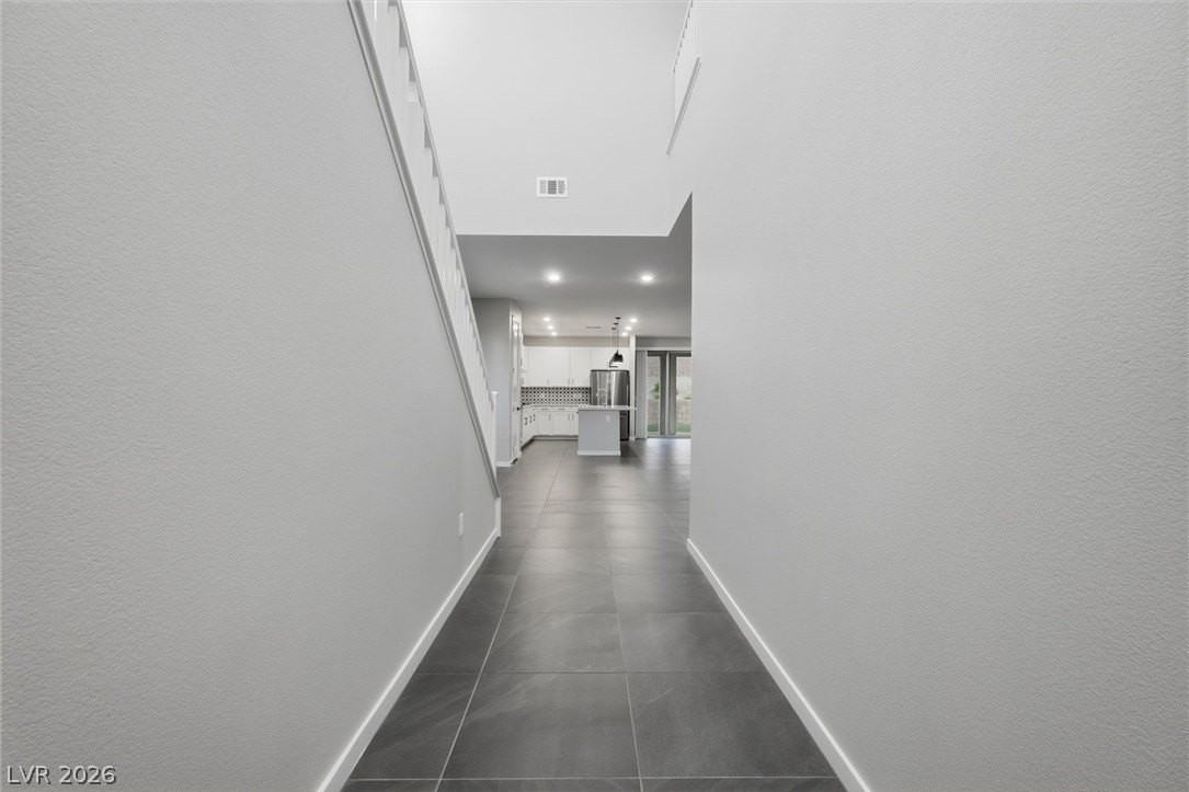 169 Medianoche St - Photo 6 of 45