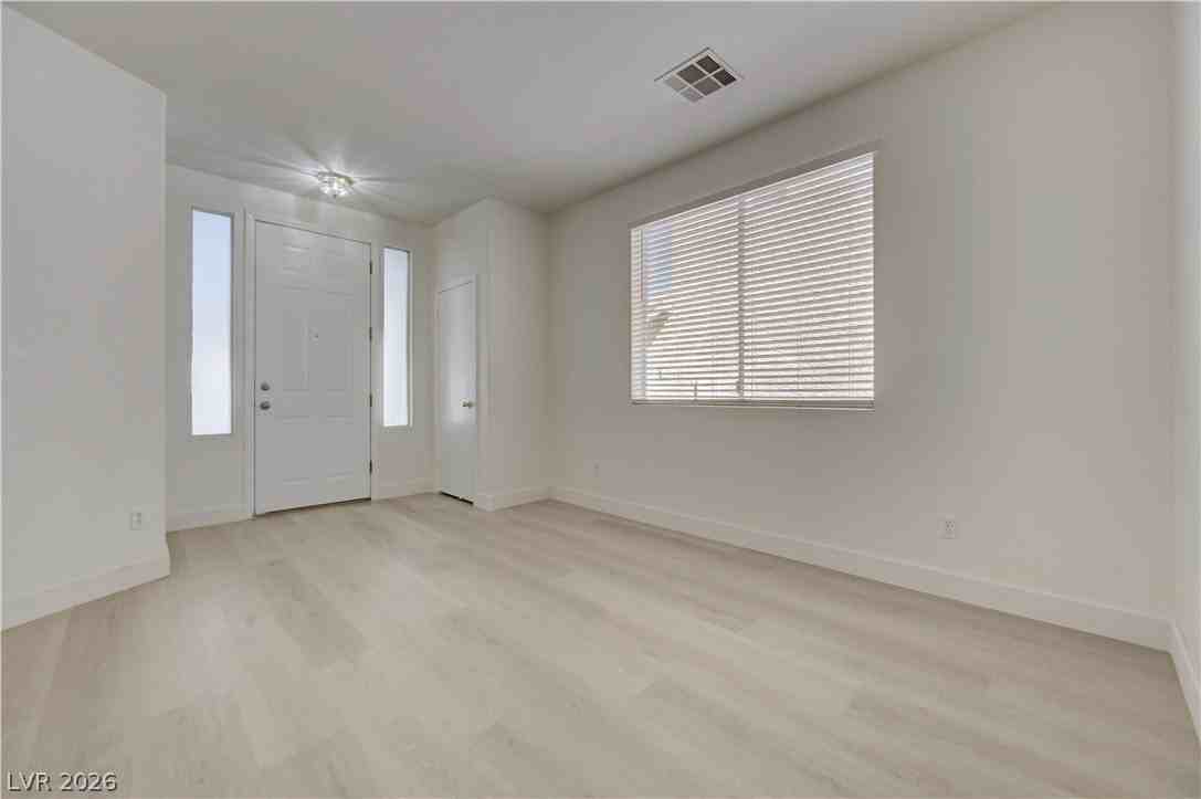 10369 Bent Willow Ave - Photo 4 of 50