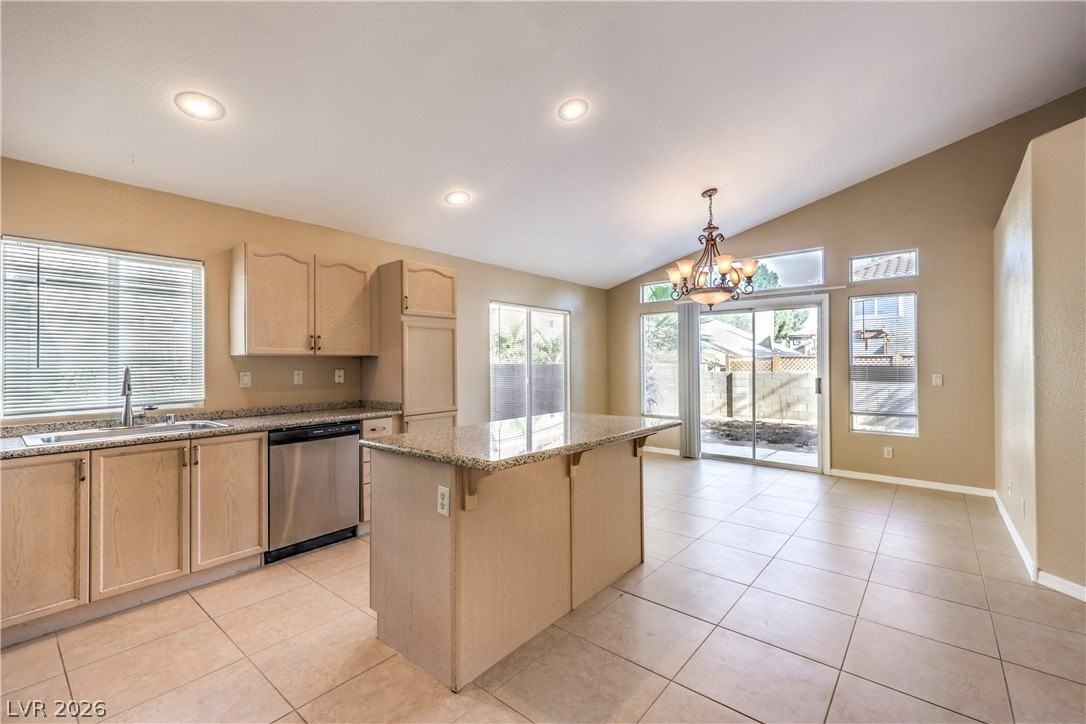 4606 Ashington St - Photo 7 of 26