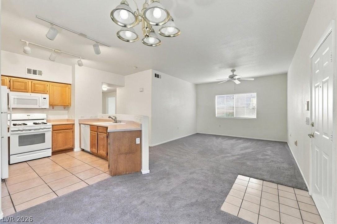 10245 S Maryland Pkwy #127 - Photo 5 of 20