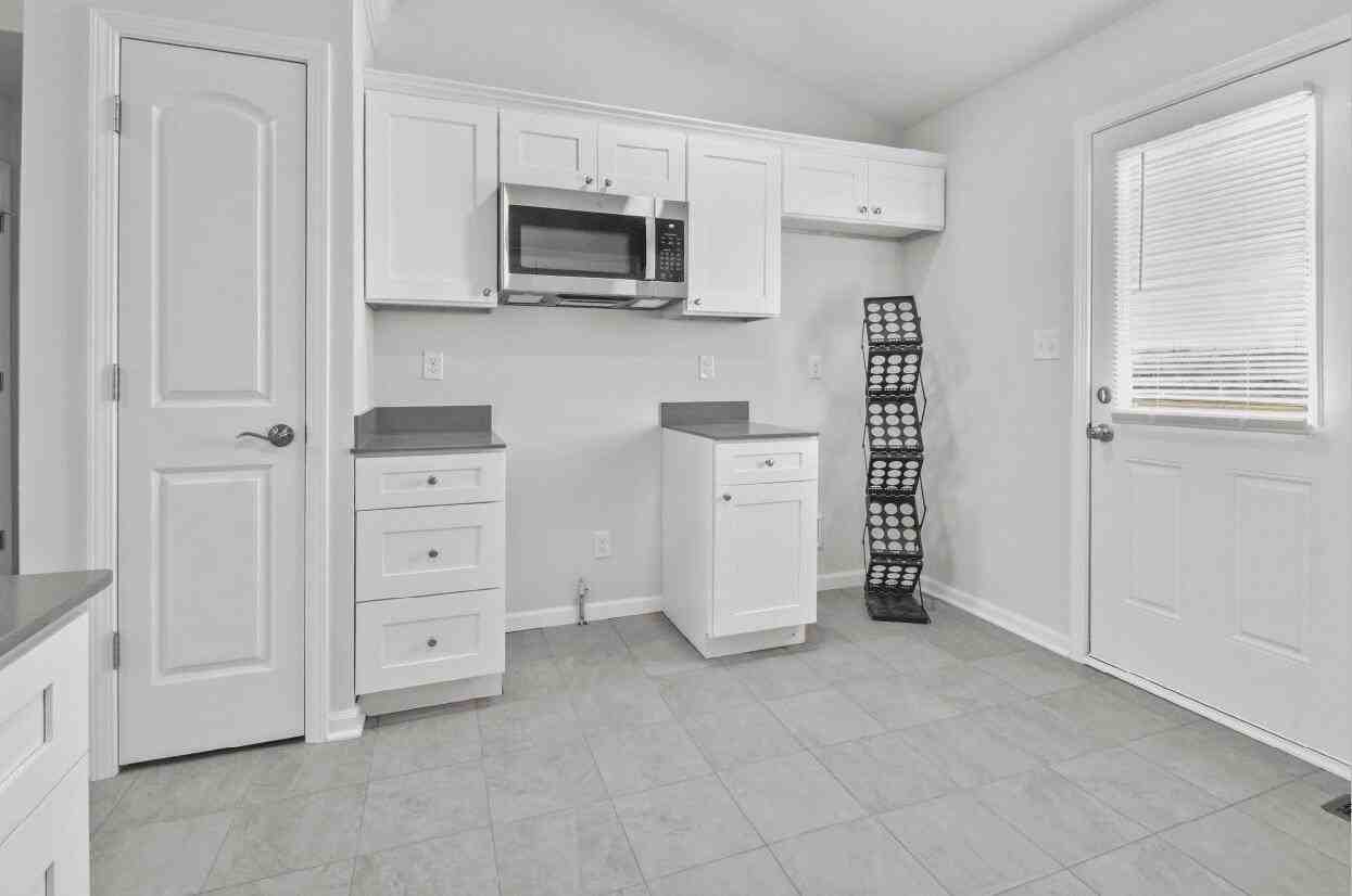 8251 Aviana Ave - Photo 6 of 13