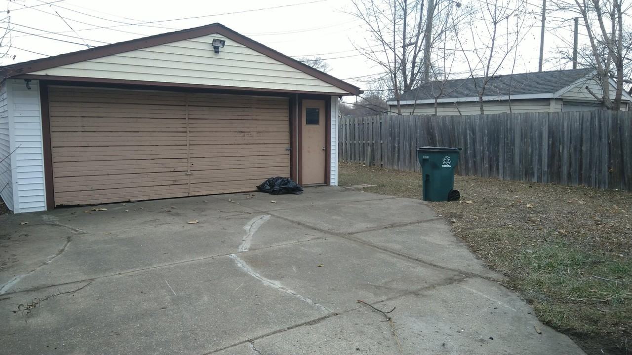 660 E Robert Ave - Photo 7 of 11