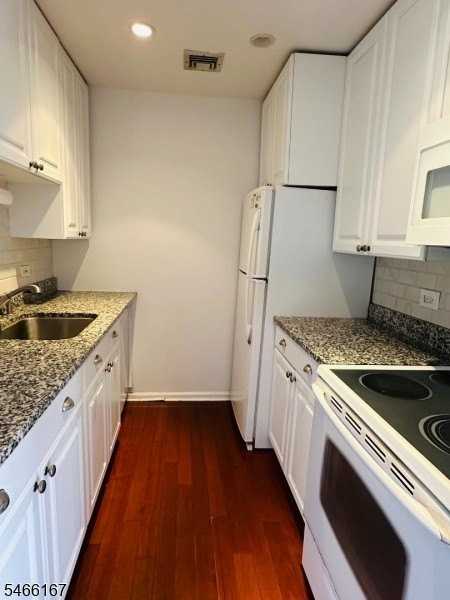 240 Main St #303 - Photo 7 of 17