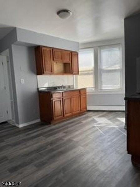 77 Center St #10 - Photo 3 of 11