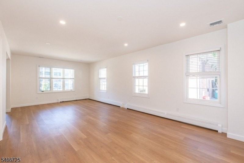 160 Bloomfield Ave #A - Photo 6 of 25