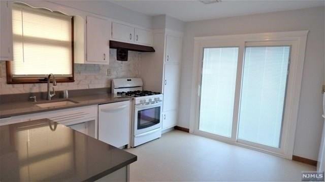 707 5th St - Photo 6 of 17