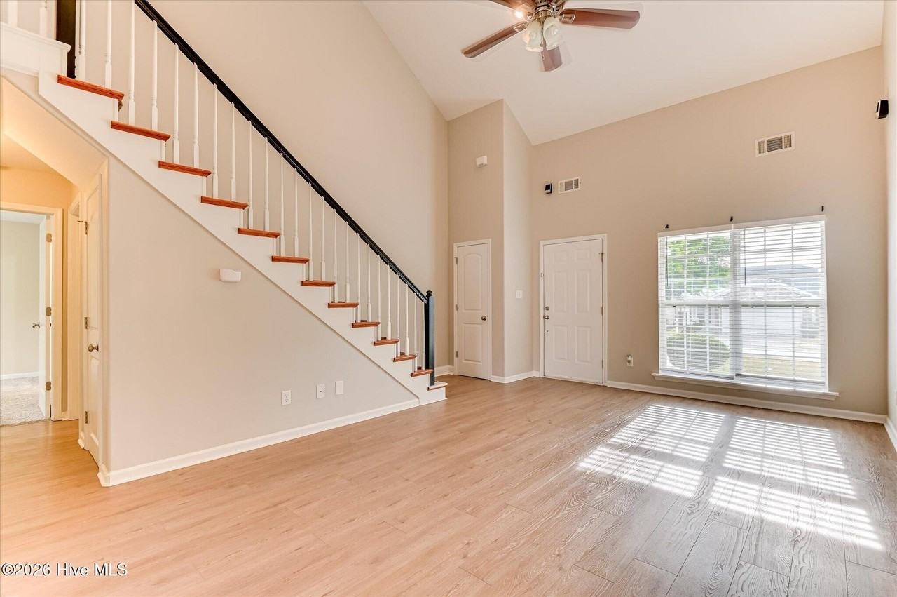 613 Dunrobin Ln - Photo 6 of 44