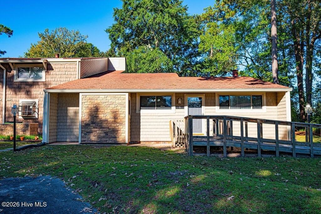 1 Quarterdeck Townes - Photo 2 of 25