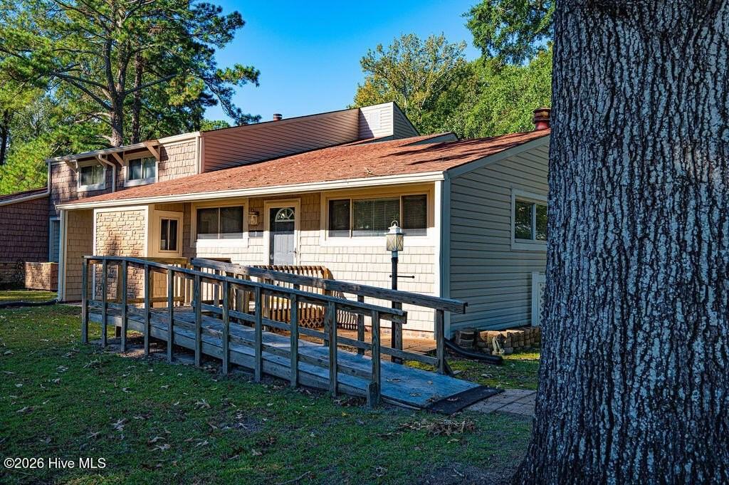 1 Quarterdeck Townes - Photo 3 of 25
