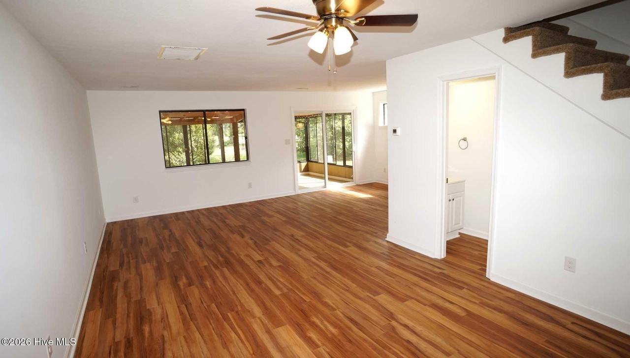 108 Quarterdeck Townes - Photo 3 of 25