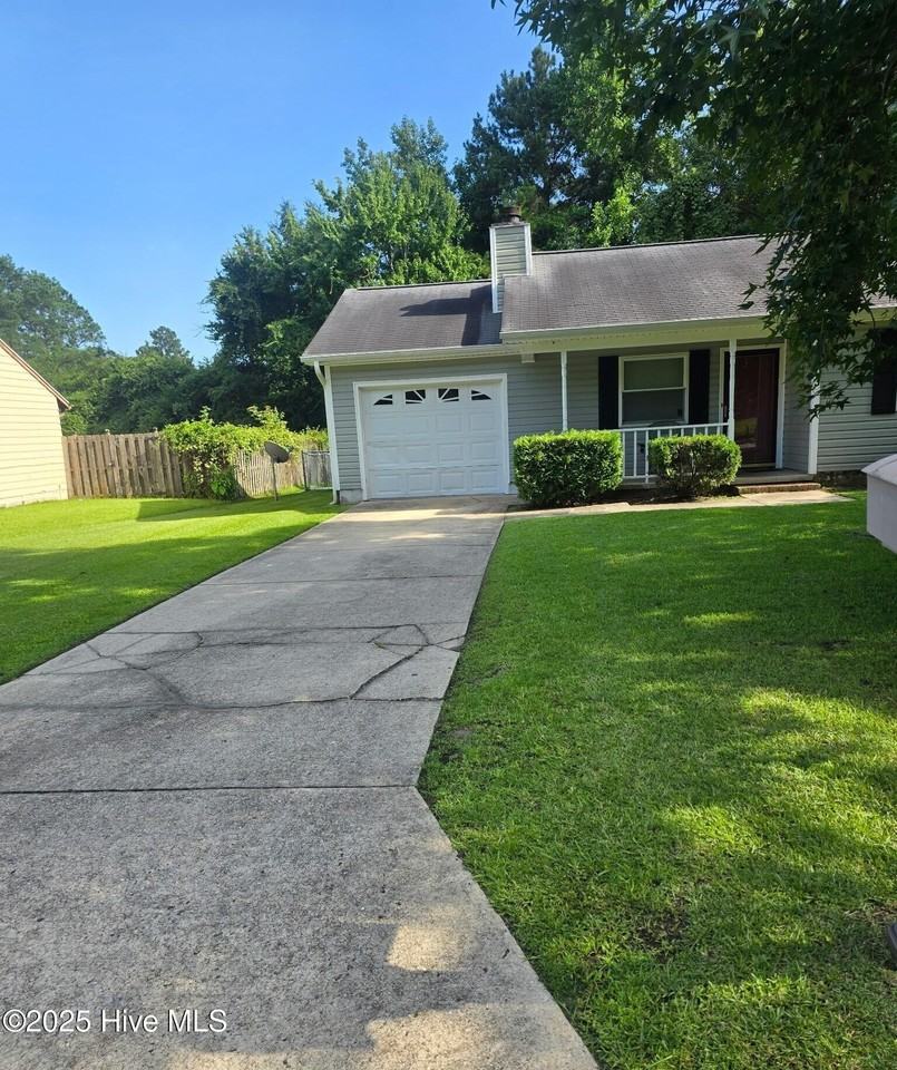 103 Hampton Ct - Photo 2 of 19
