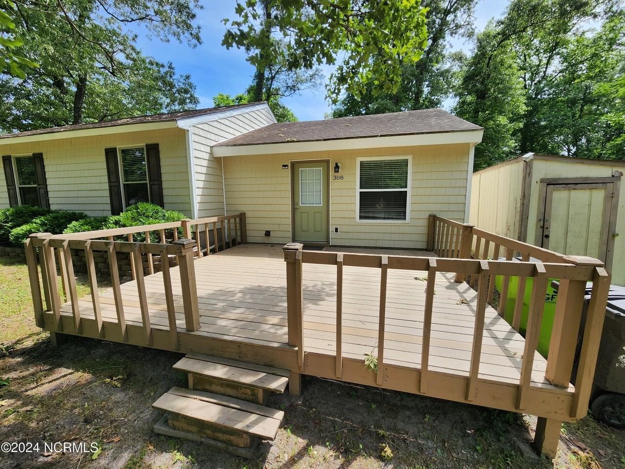 308 Majestic Ln - Photo 2 of 24