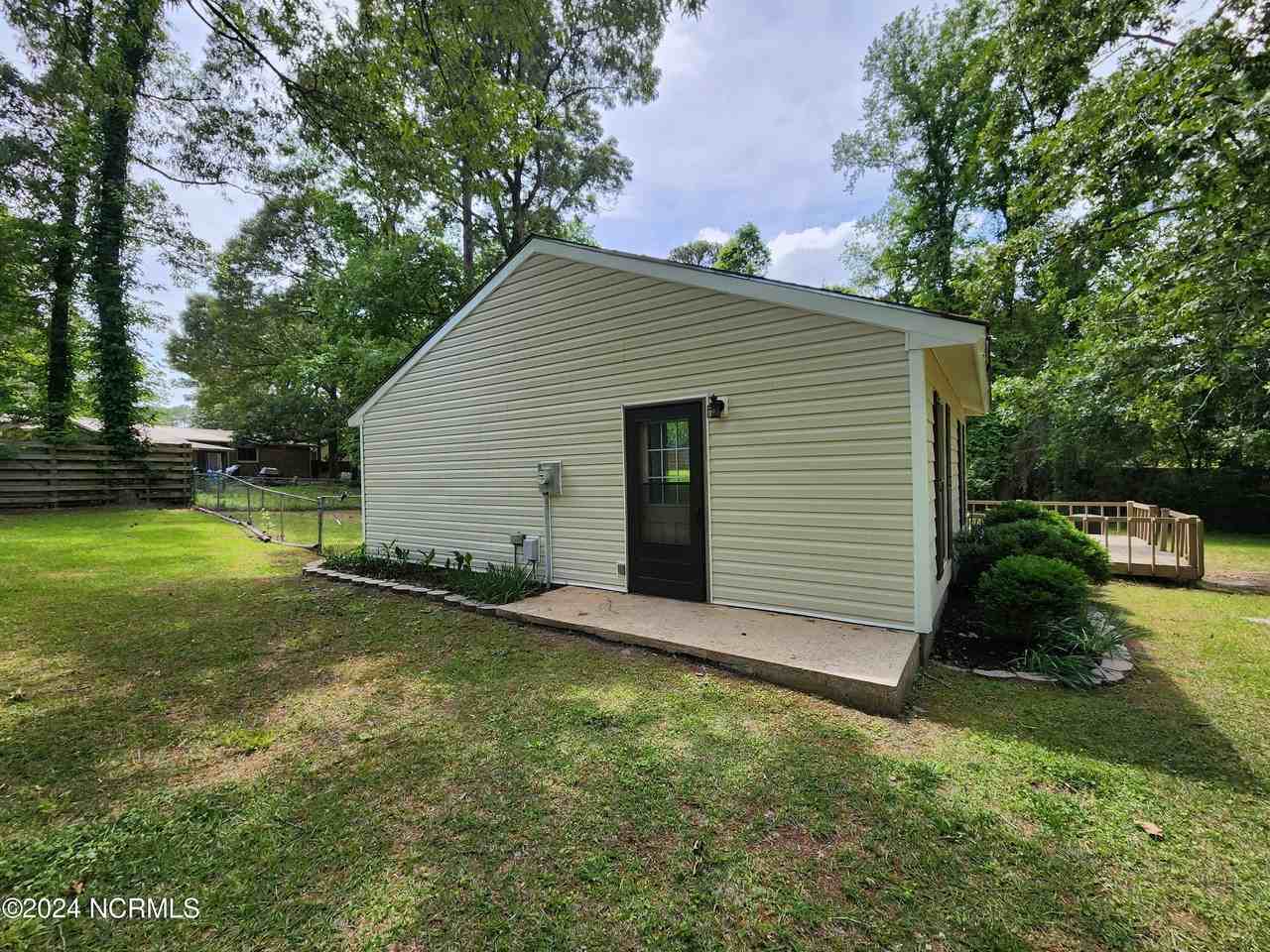 308 Majestic Ln - Photo 3 of 24