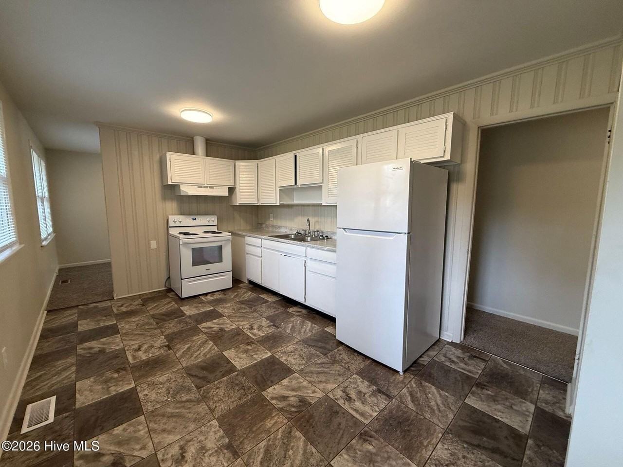 1039 Decatur Rd - Photo 4 of 12