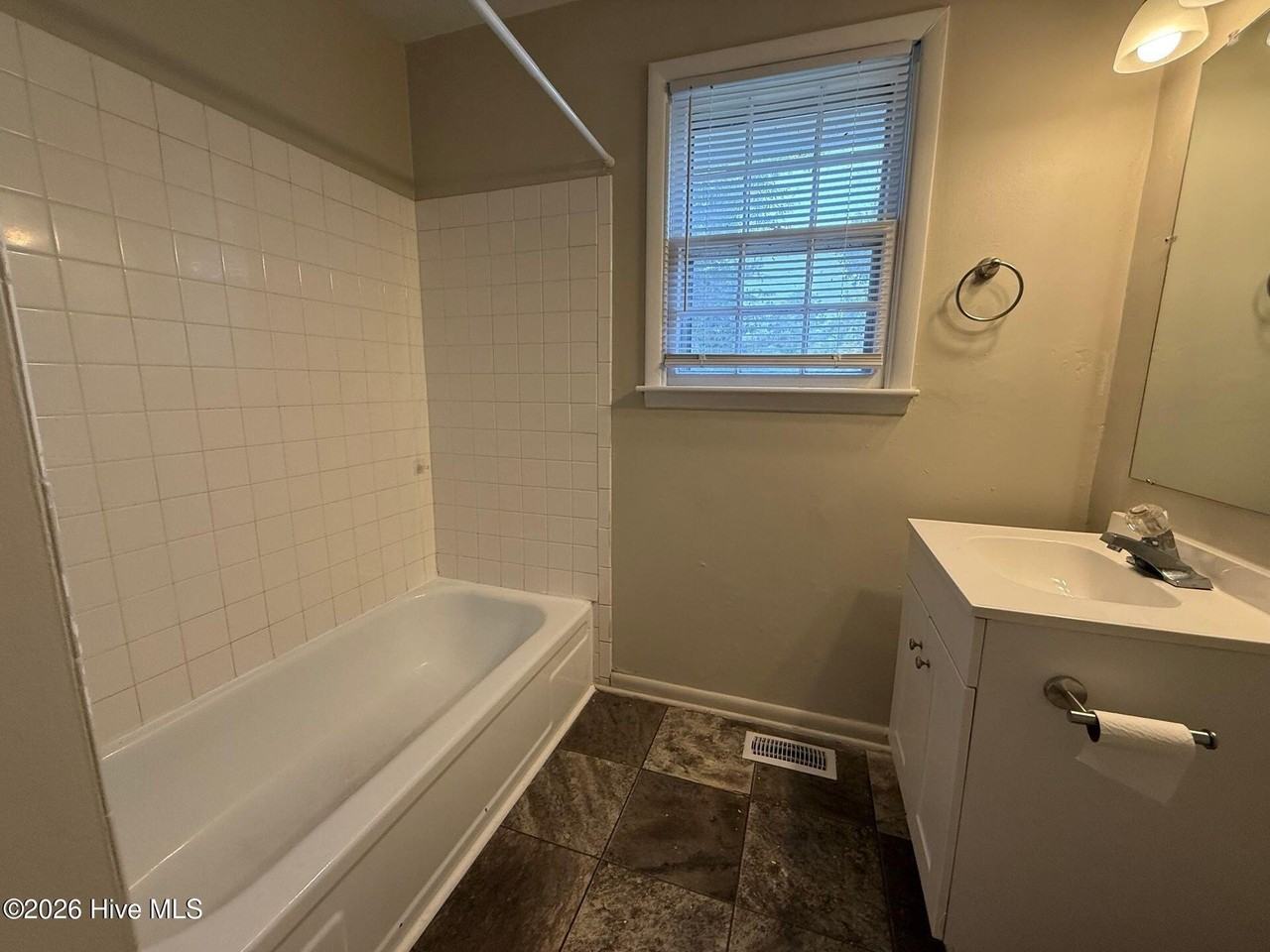 1039 Decatur Rd - Photo 5 of 12