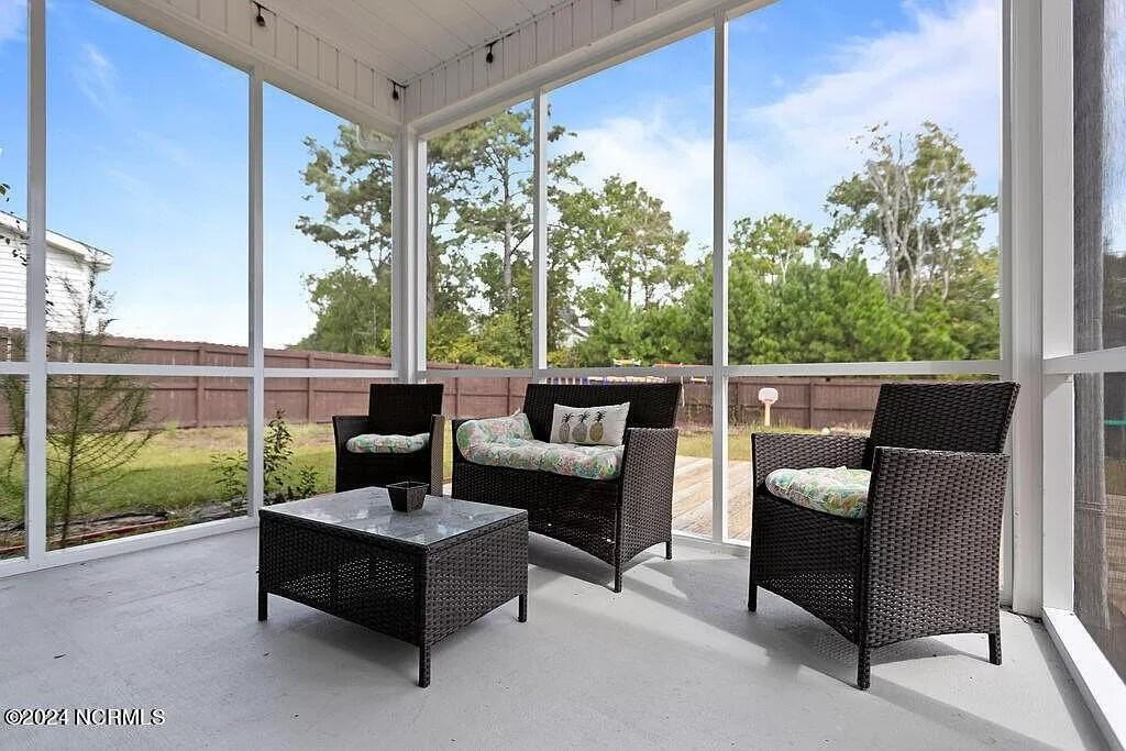 123 Regatta Way - Photo 3 of 30