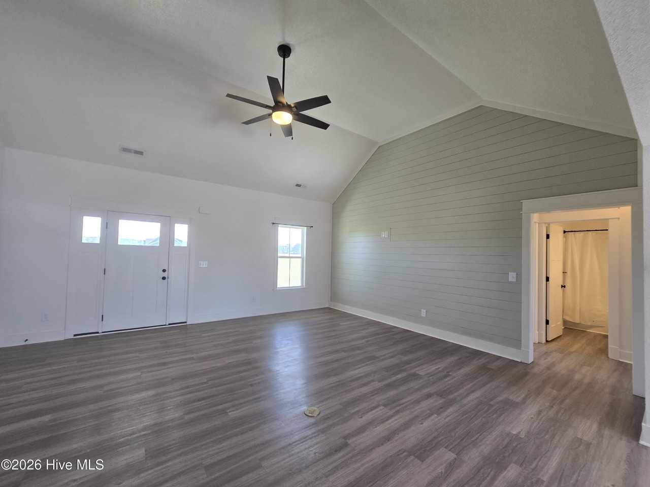 477 N Trotman Rd - Photo 2 of 15
