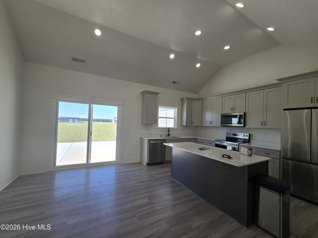 477 N Trotman Rd - Photo 3 of 15