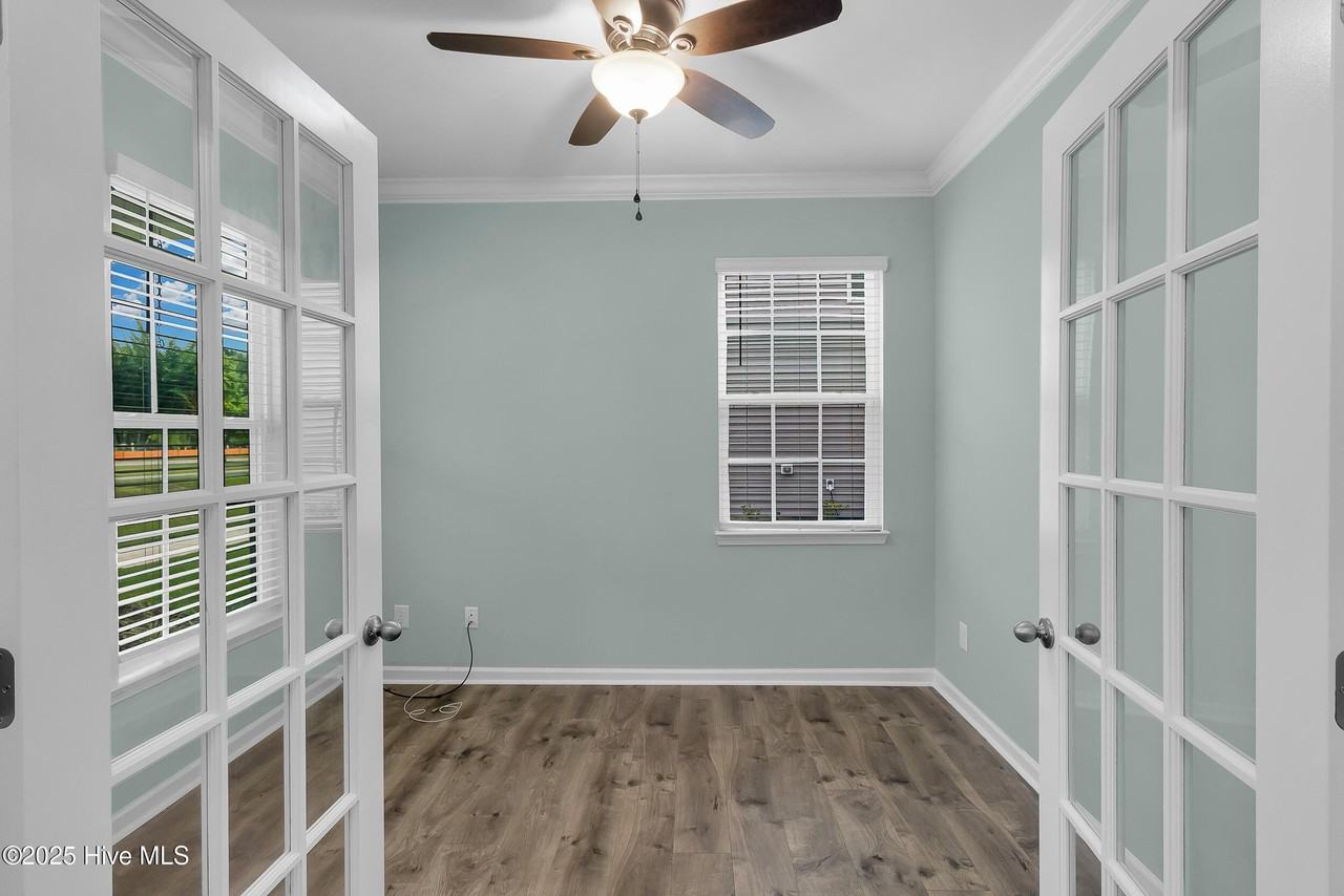 1011 Yellowwood Aly - Photo 3 of 37