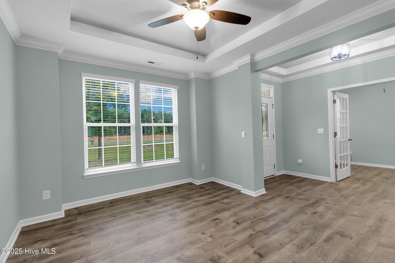 1011 Yellowwood Aly - Photo 4 of 37