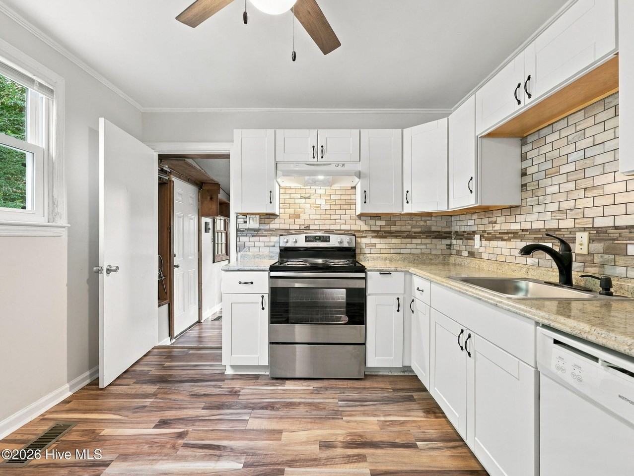 519 New River Dr - Photo 4 of 18