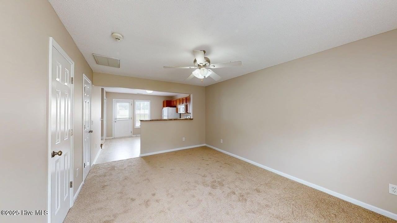 150 Cornerstone Pl - Photo 4 of 27