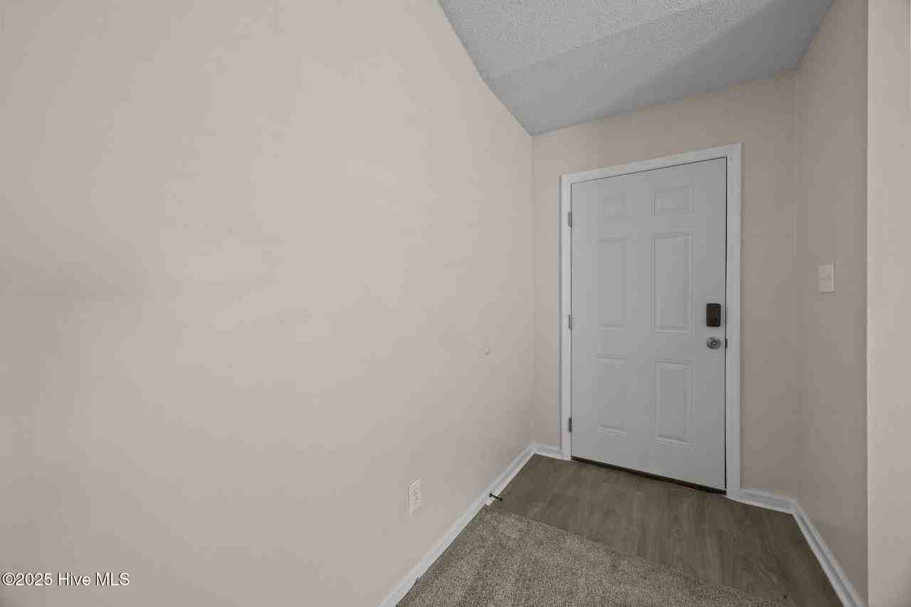 614 S Hampton Dr - Photo 3 of 23