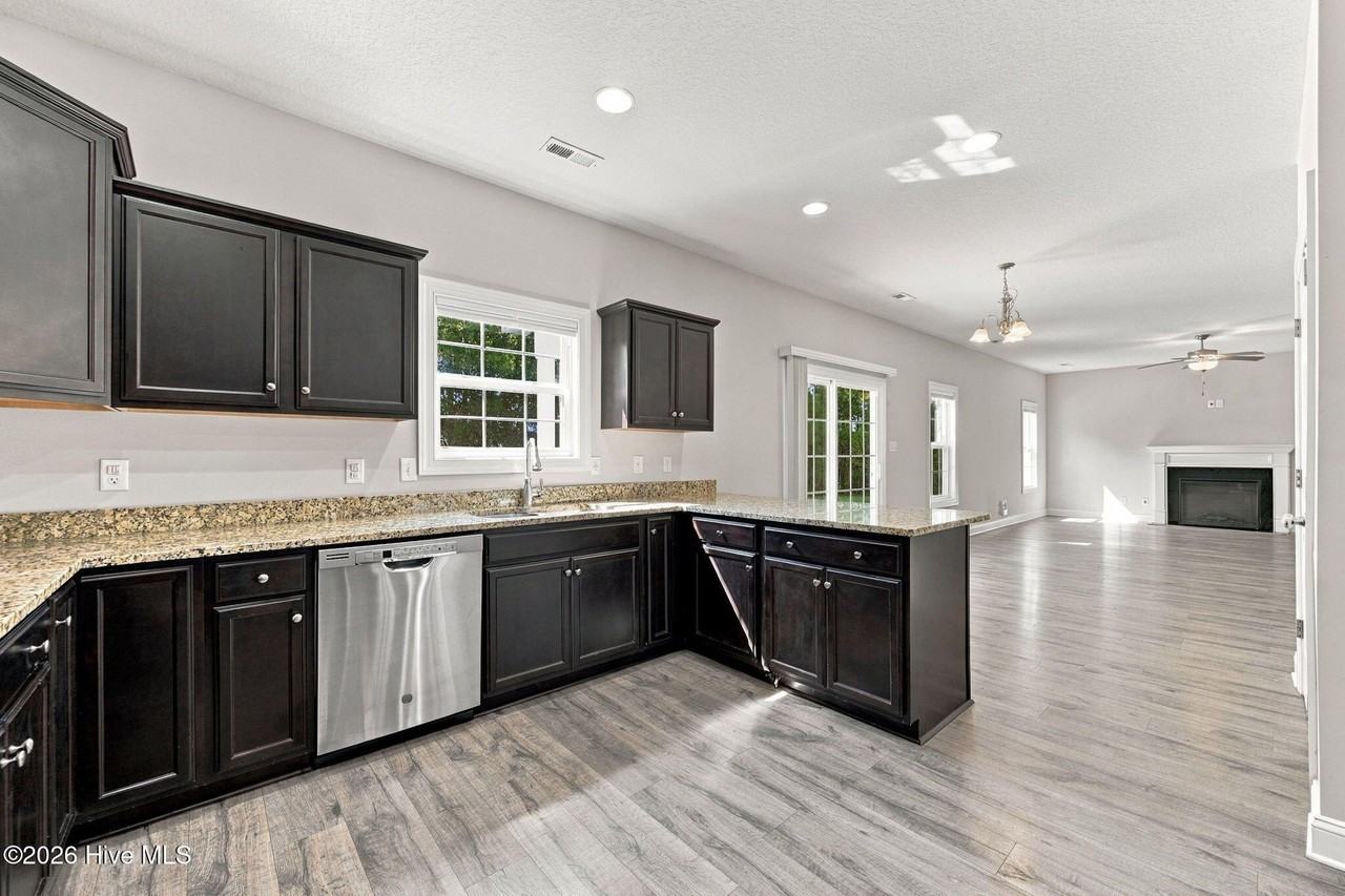 704 Drew Ct - Photo 2 of 37