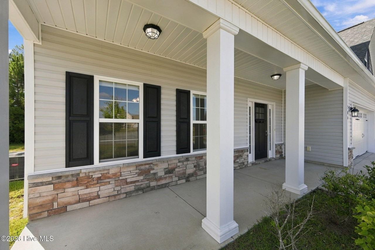 704 Drew Ct - Photo 4 of 37