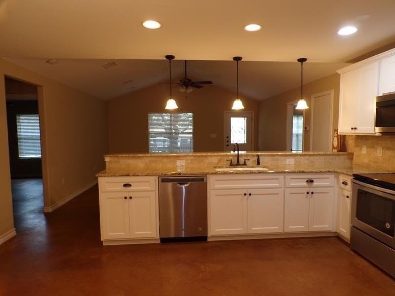 203 Island Lodges Dr - Photo 3 of 15