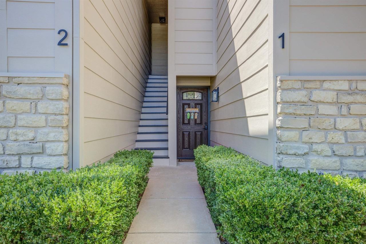 605 Port - Photo 3 of 25